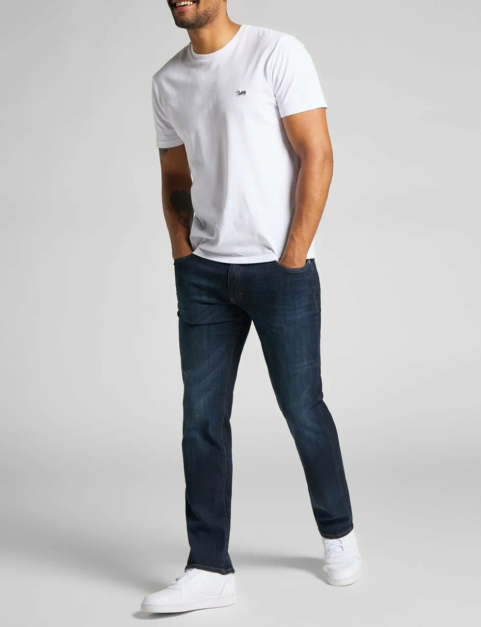 Straight Fit XM 5 Pocket Jeans