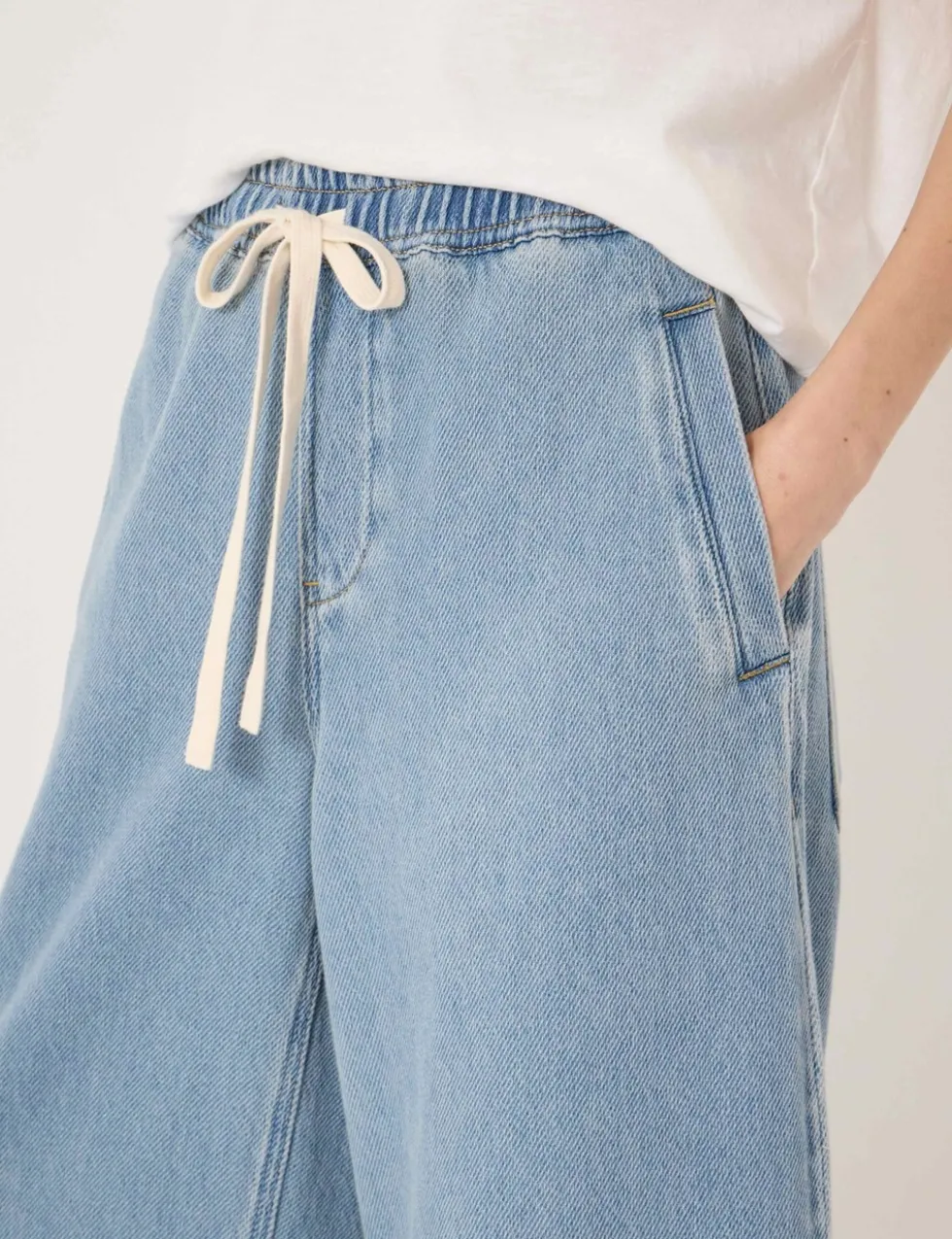 Supersoft Elasticated High Waisted Barrel Jeans