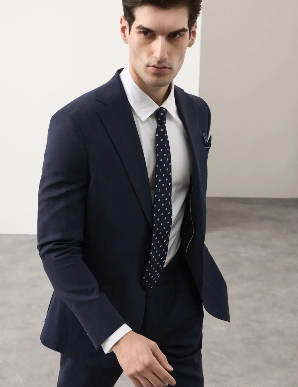 Tailored Fit Italian Performance Linen Blend Suit Jacket