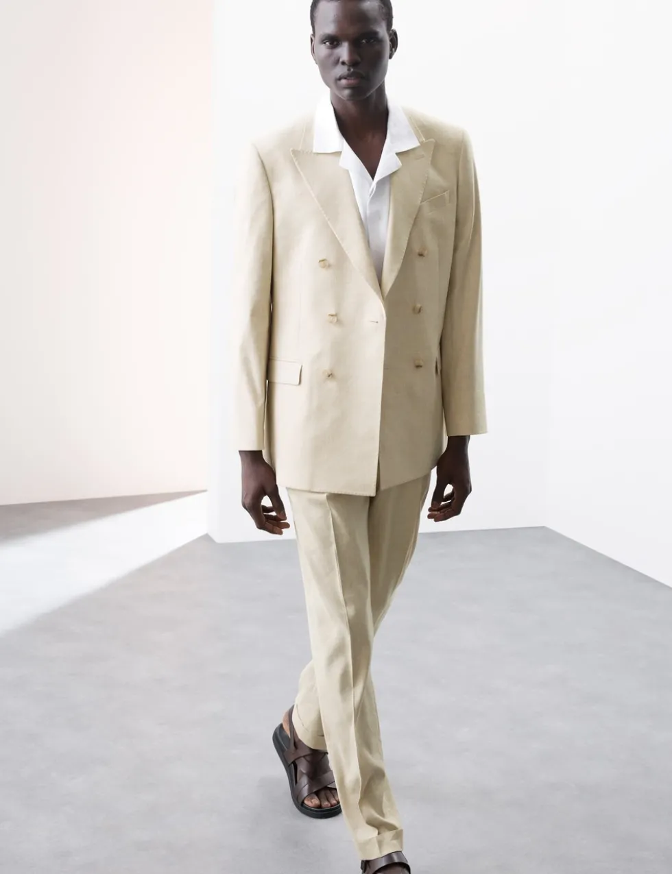 Tailored Fit Italian Performance Linen Blend Suit Trousers