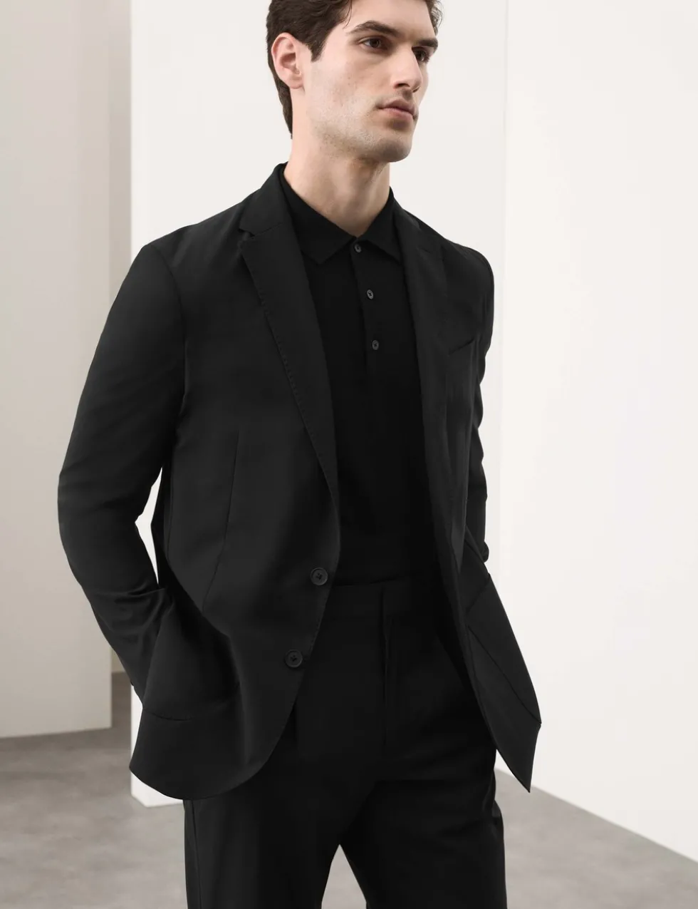 Tailored Fit Performance Packable Suit Jacket