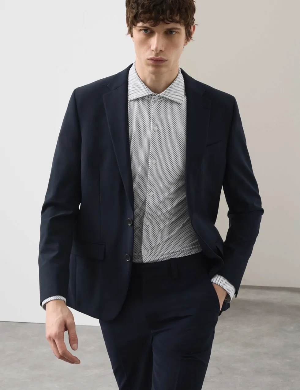 Tailored Fit Stretch Performance Shirt