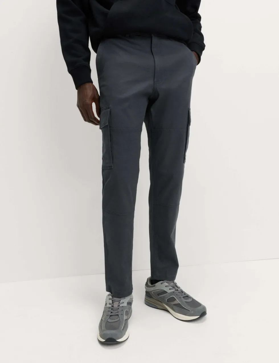 Tapered Fit Stretch Cargo Trousers