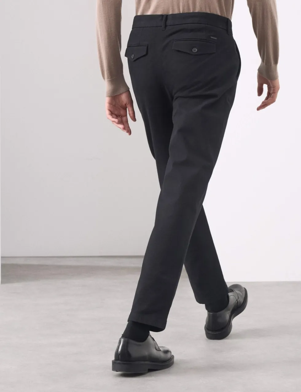 Tapered Fit Textured Dobby Pleat Front Chinos