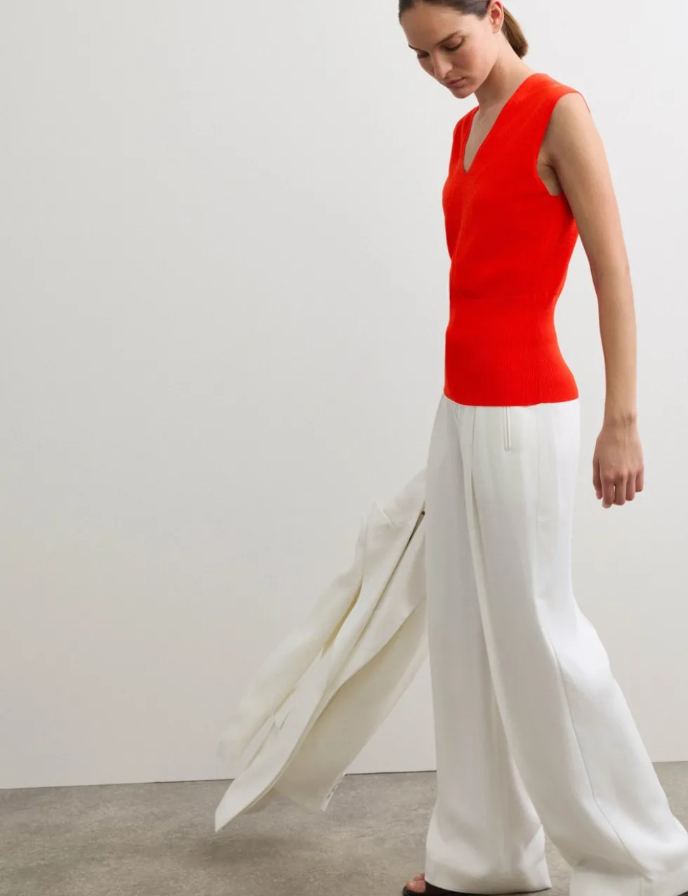Textured V-Neck Knitted Vest