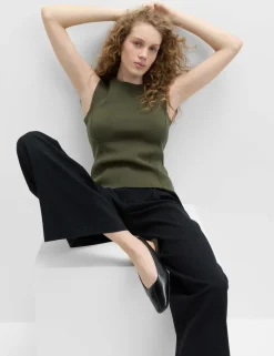 Textured Waisted Slim Fit Knitted Vest