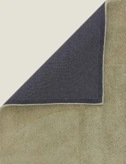 Tova Rug