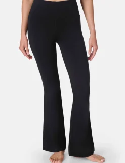 Ultimate 32 Studio Flared Leggings