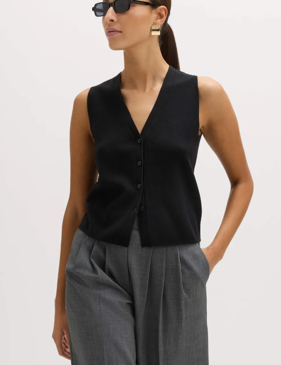 V-Neck Cropped Knitted Waistcoat