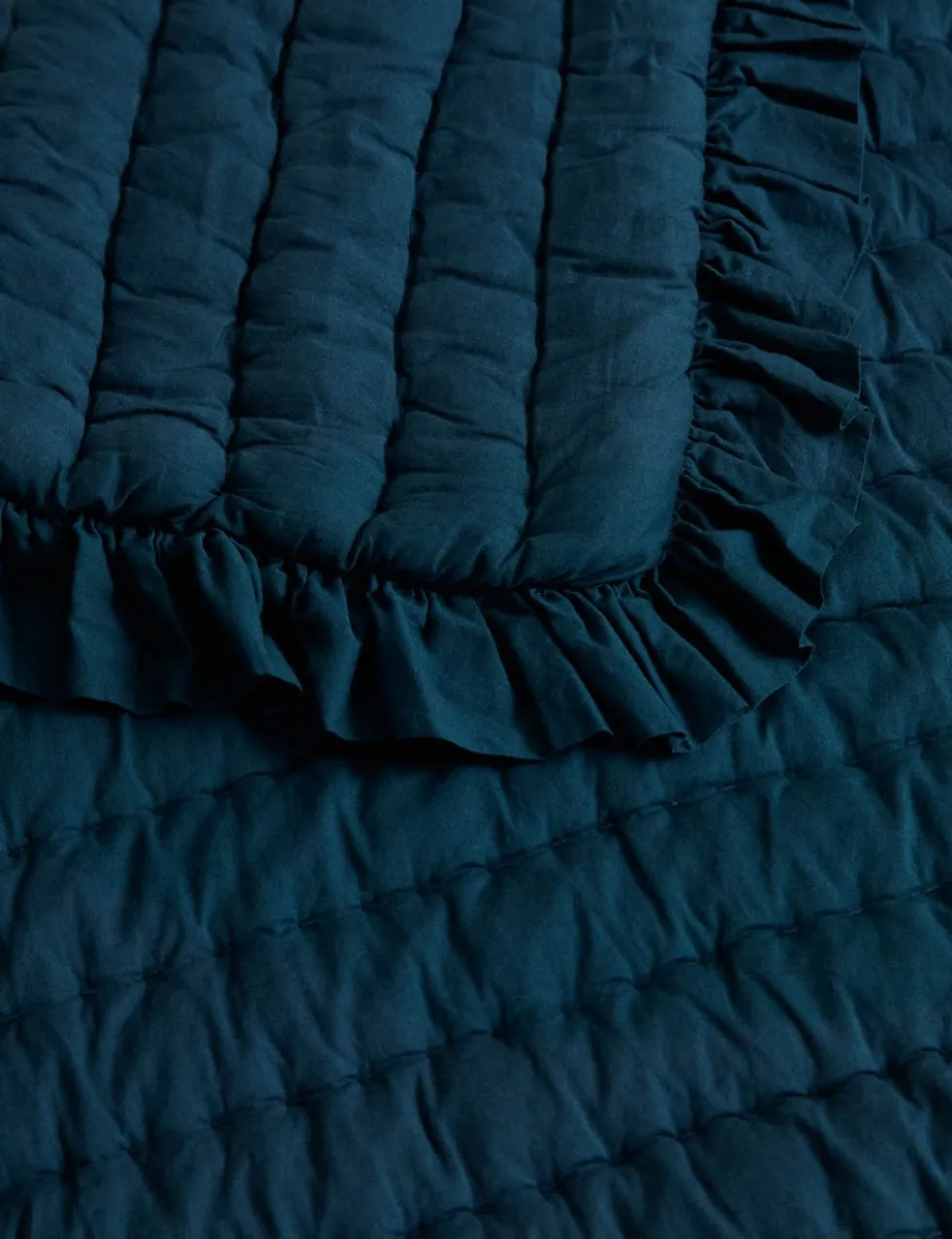 Washed Cotton Quilted Ruffle Bedspread