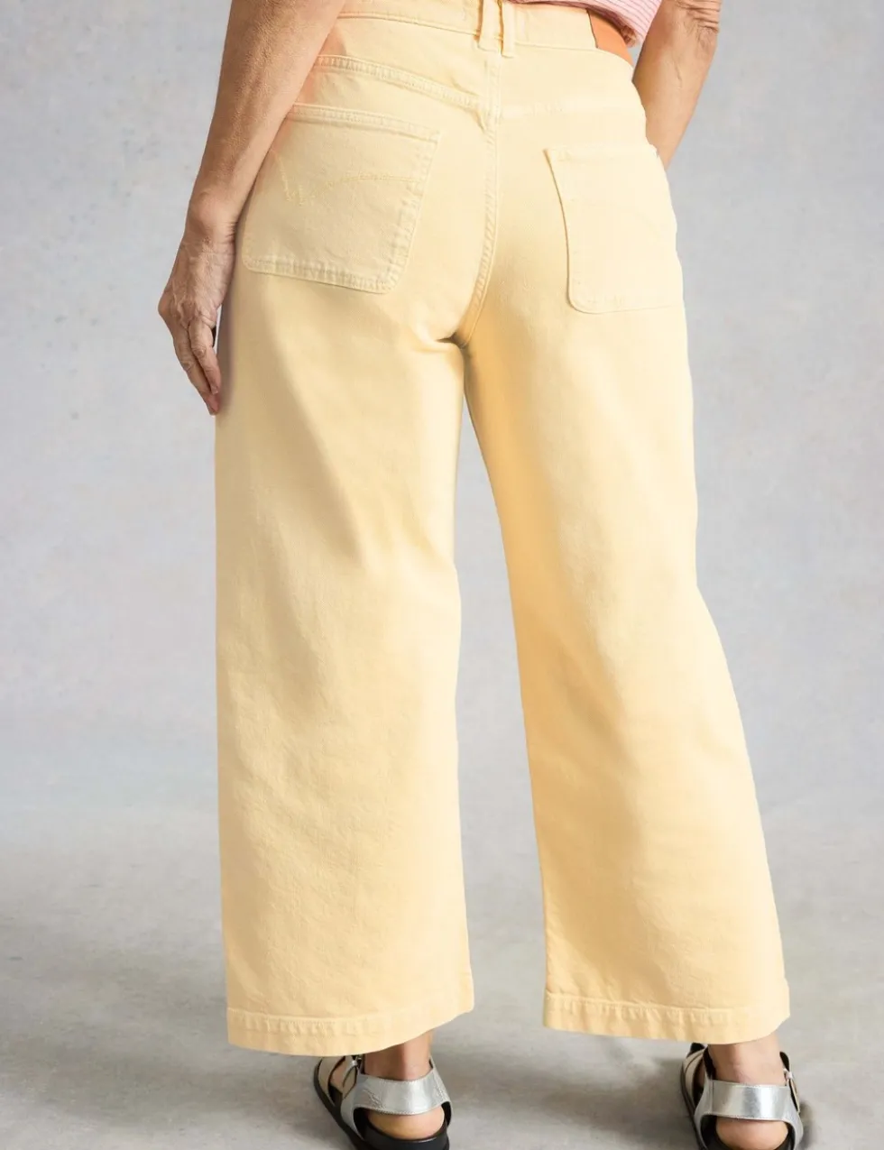 Wide Leg Cropped Jeans