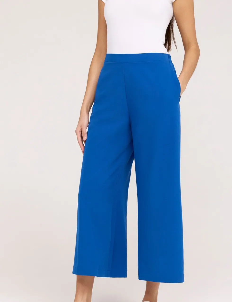 Wide Leg Cropped Trousers
