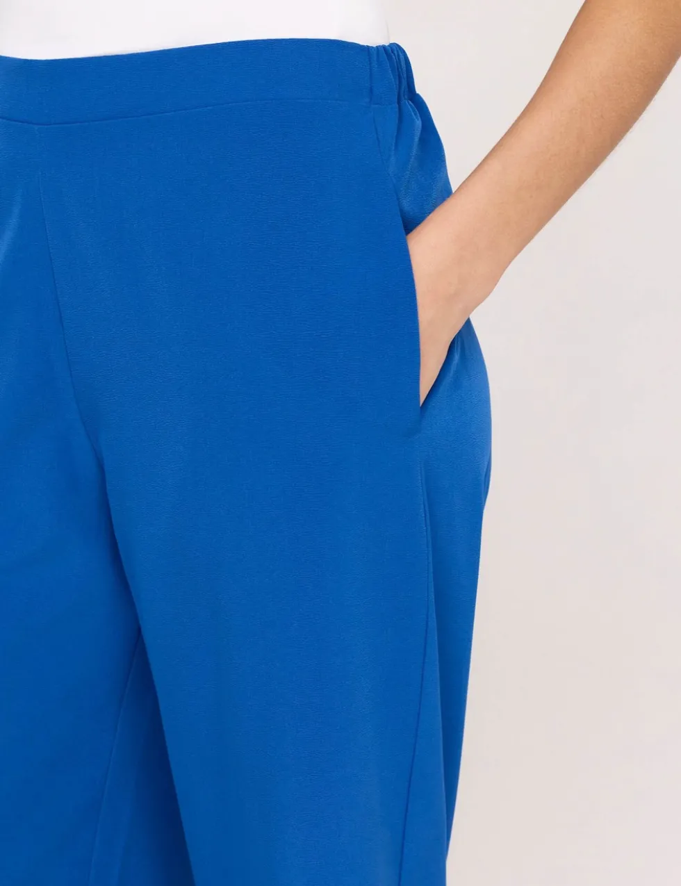 Wide Leg Cropped Trousers