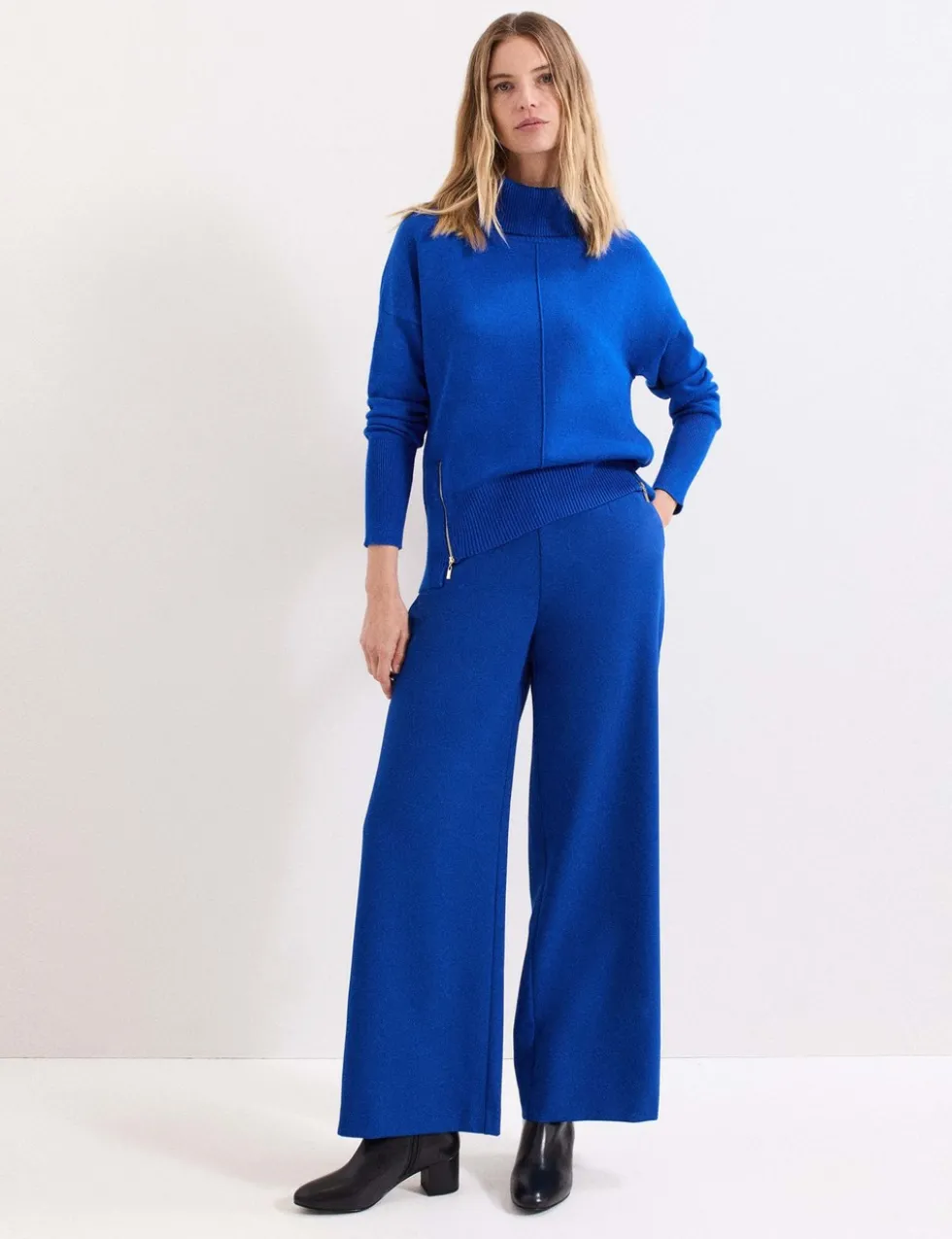 Wide Leg Elasticated Waist Trousers